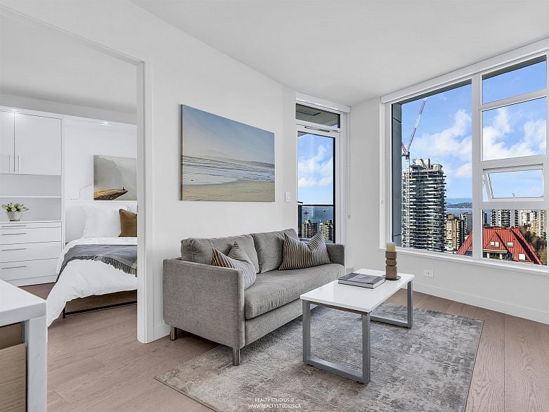 2702 1289 Hornby Street