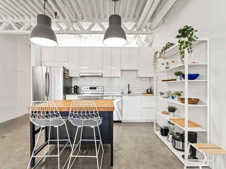 330 350 E 2nd Avenue