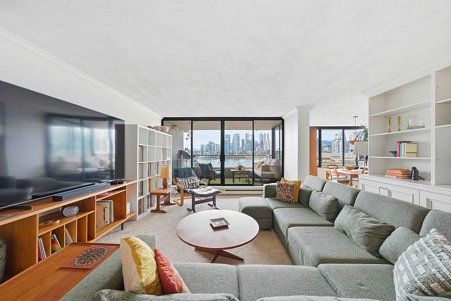 533 666 Leg In Boot Square