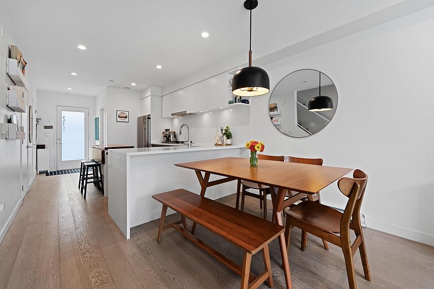 215 311 E 16th Avenue