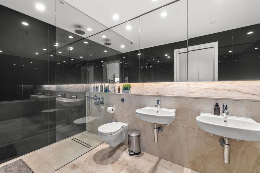 2306 838 W Hastings Street