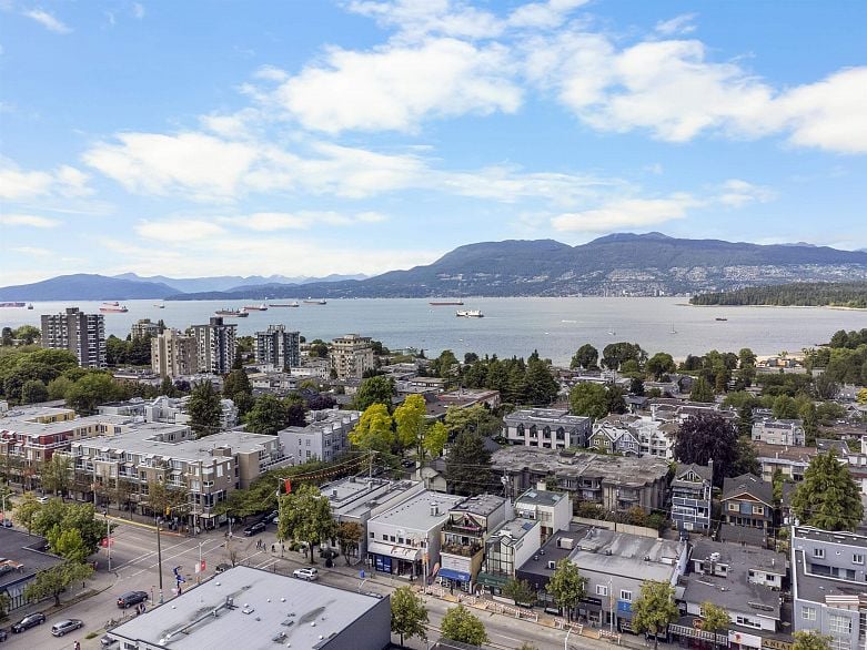 101 2121 W 6th Avenue