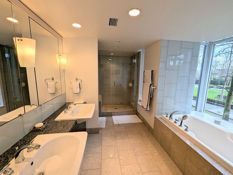 1211 W Cordova