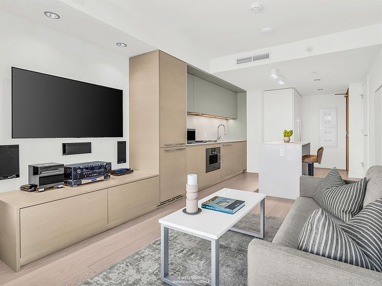 2702 1289 Hornby Street