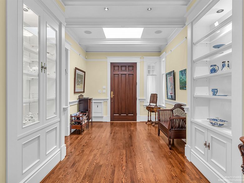 6362 Churchill Street