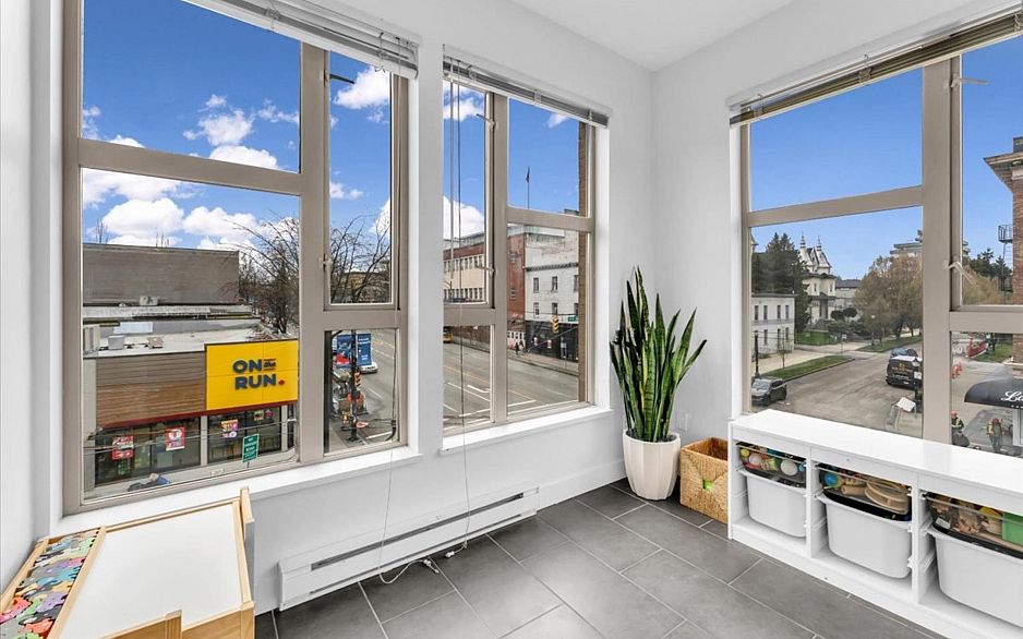 304 205 E 10th Avenue