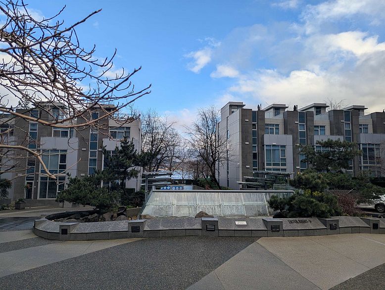 1211 W Cordova
