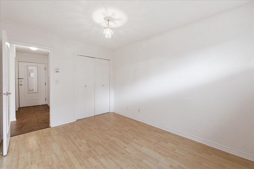 304 1864 Frances Street