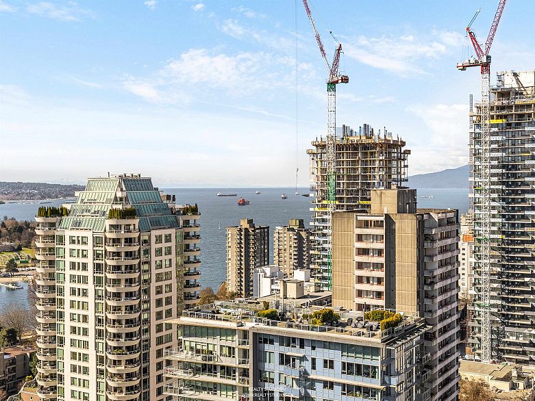 2702 1289 Hornby Street