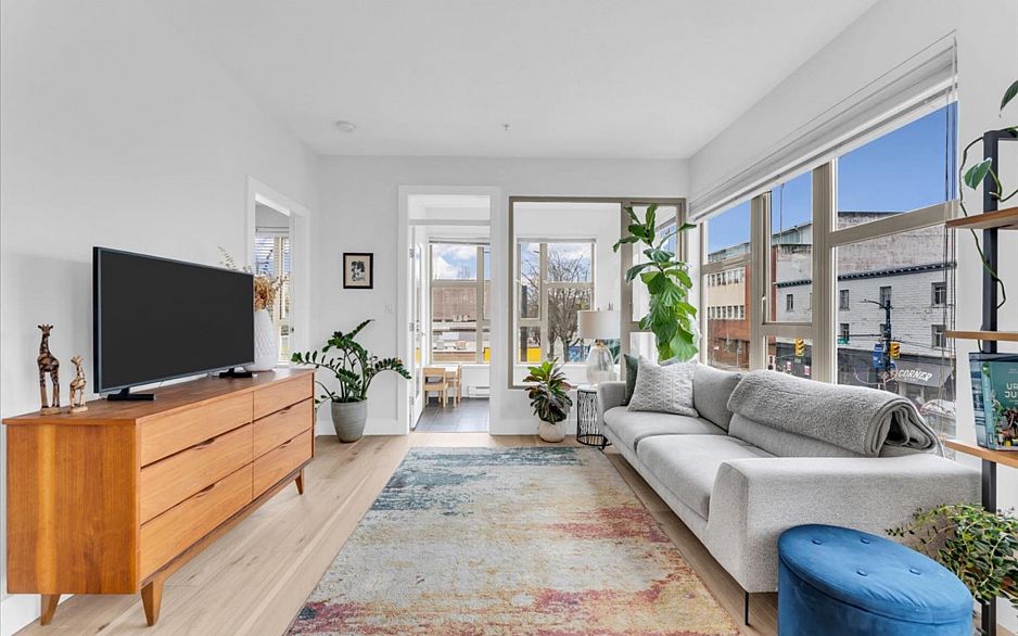 304 205 E 10th Avenue