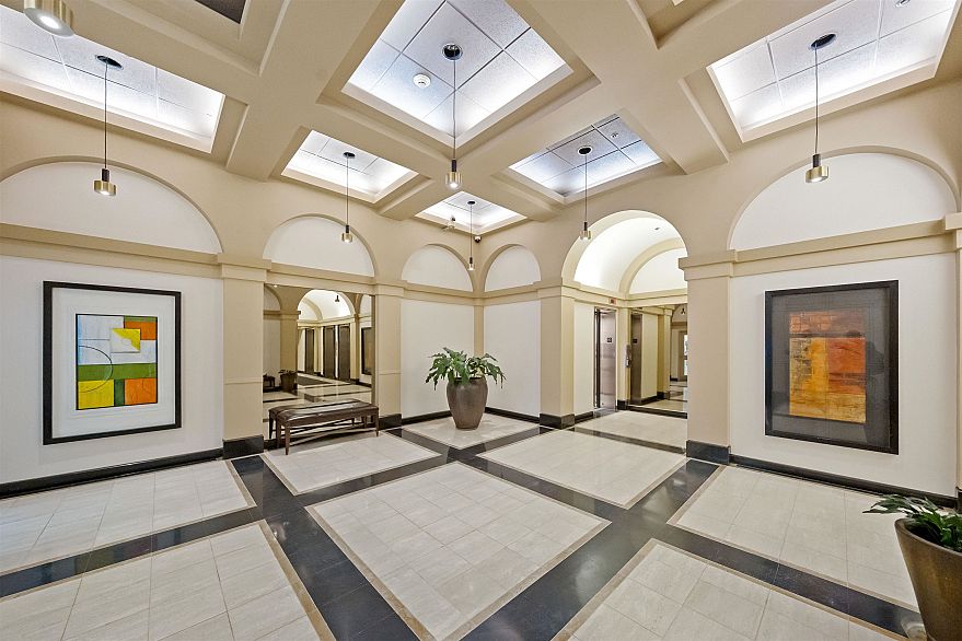 1403 1060 Alberni Street