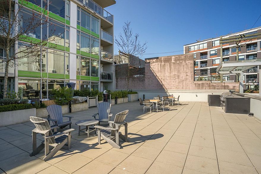 206 289 E 6th Avenue