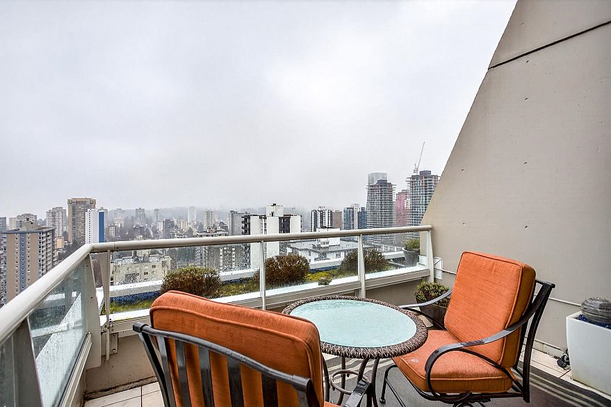 1904 1277 Nelson Street