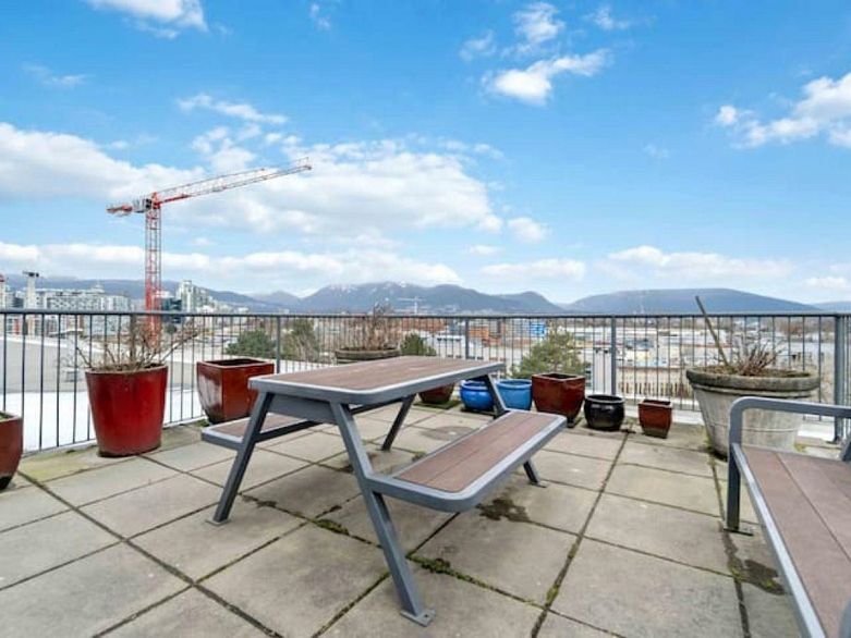 330 350 E 2nd Avenue