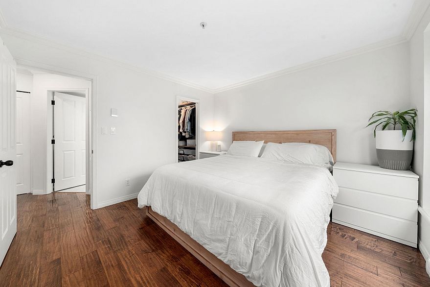 202 1106 W 11th Avenue