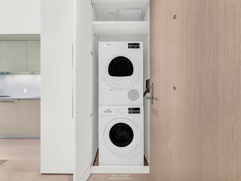 2702 1289 Hornby Street