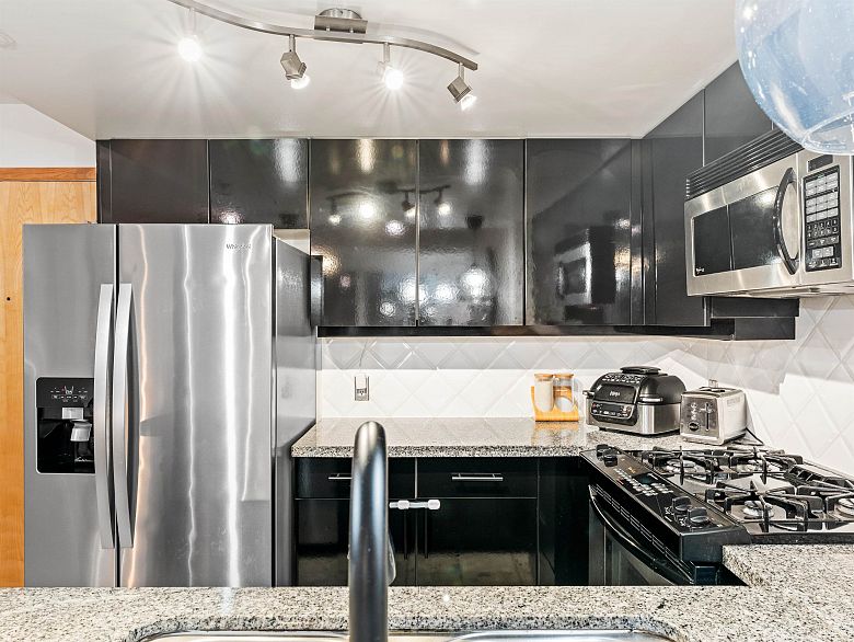 306 1328 W Pender Street