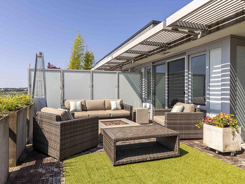 1206 2770 Sophia Street