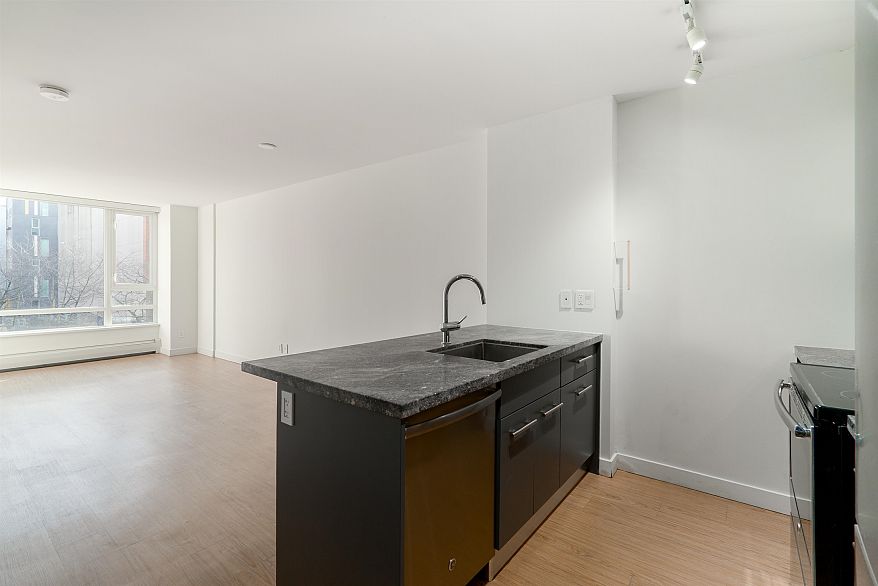 716 188 Keefer Street