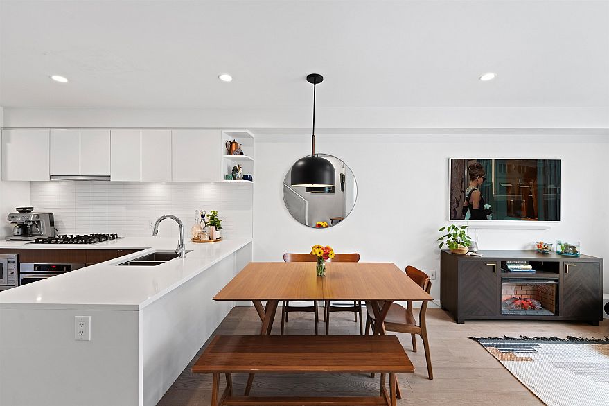 215 311 E 16th Avenue