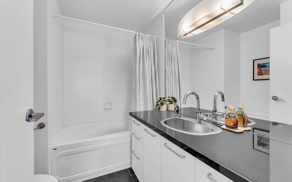 304 205 E 10th Avenue