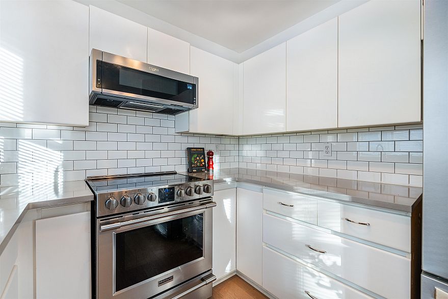 302 655 W 13th Avenue