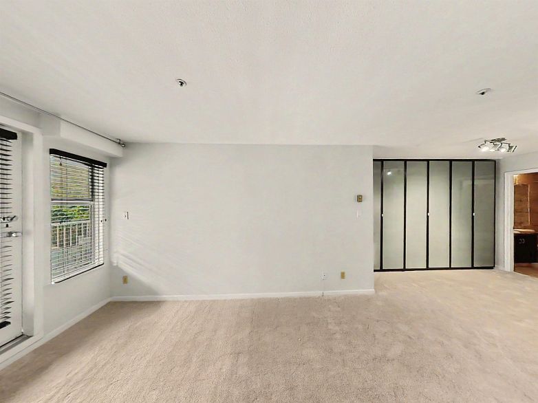 201 1868 W 8th Avenue