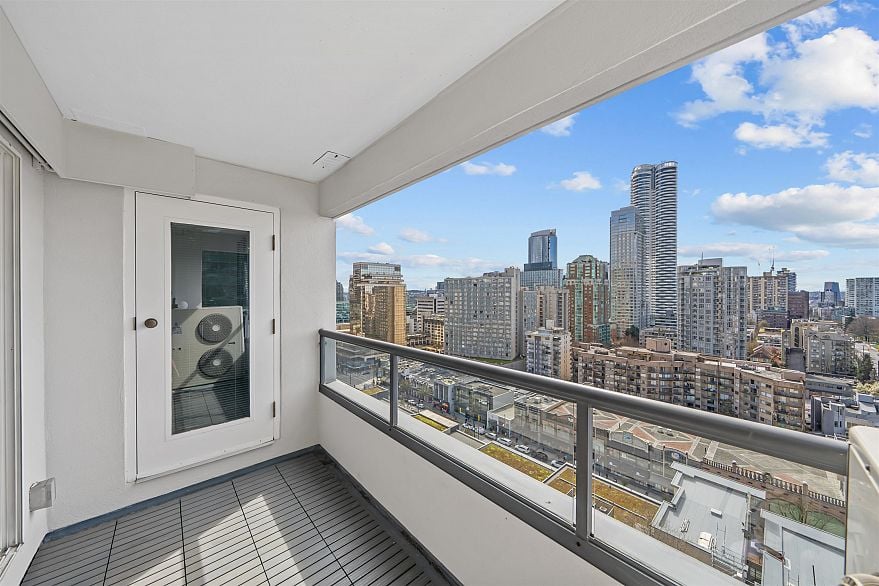 1908 1060 Alberni Street