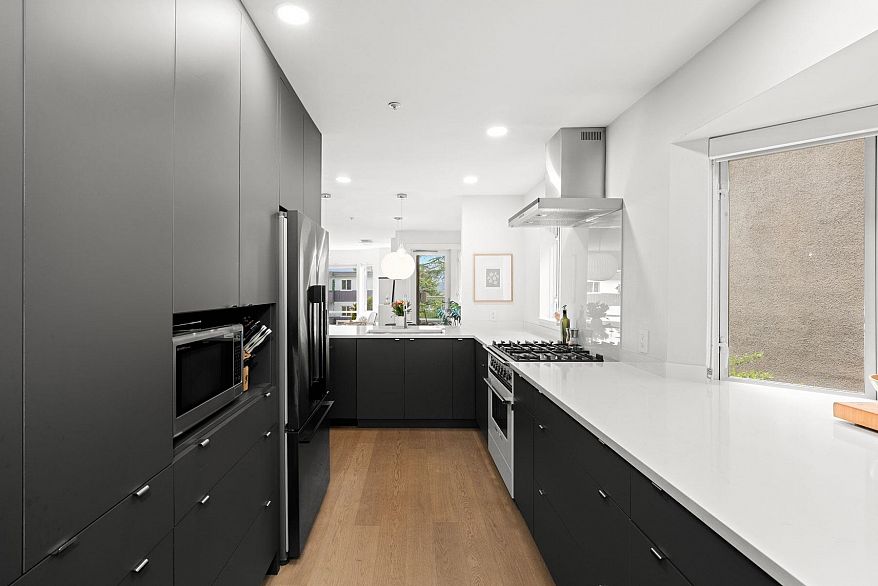 201 2238 W 2nd Avenue