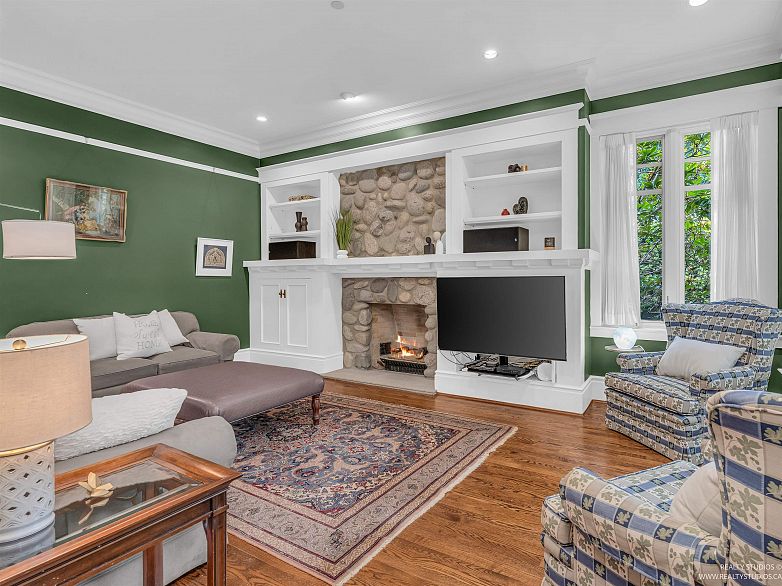 6362 Churchill Street