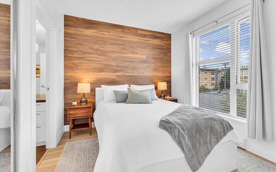 304 205 E 10th Avenue