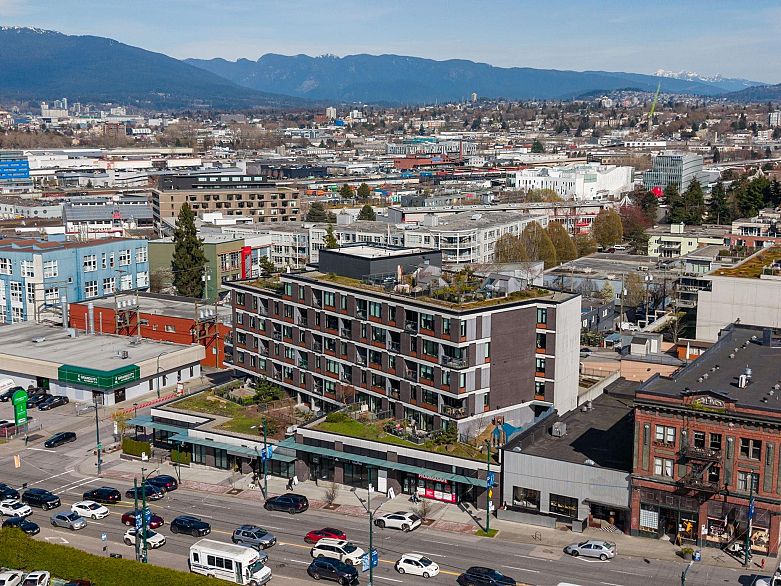 802 210 E 5th Avenue