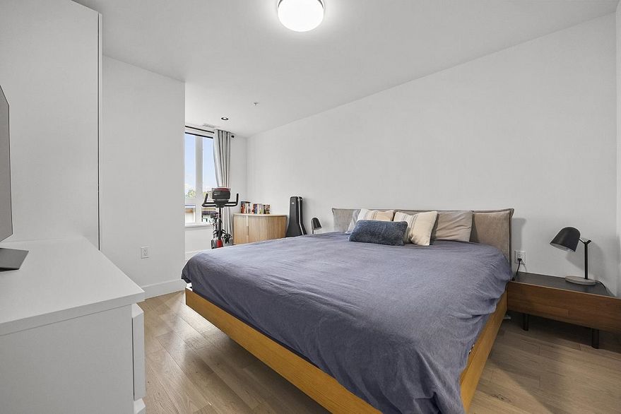 3956 Dumfries Street