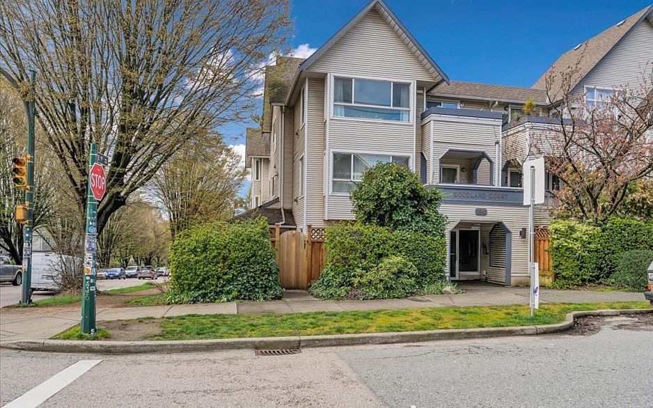 104 1641 Woodland Drive