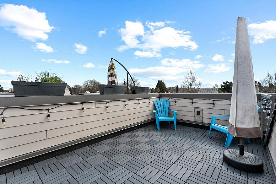 216 455 E 16th Avenue