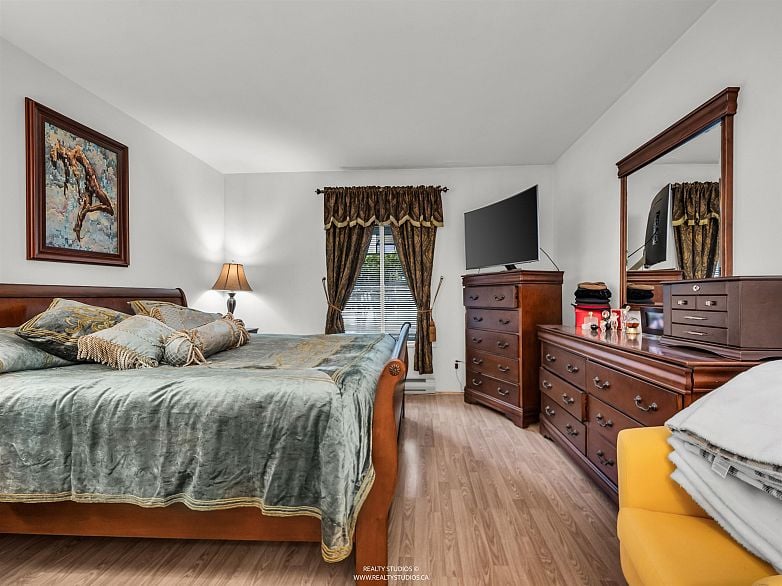 302 1311 Beach Avenue