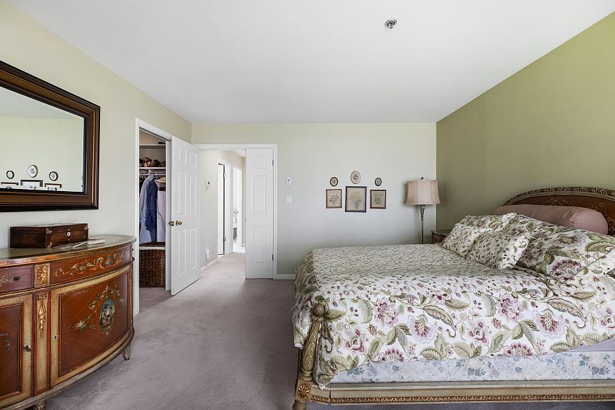 10 5880 Hampton Place