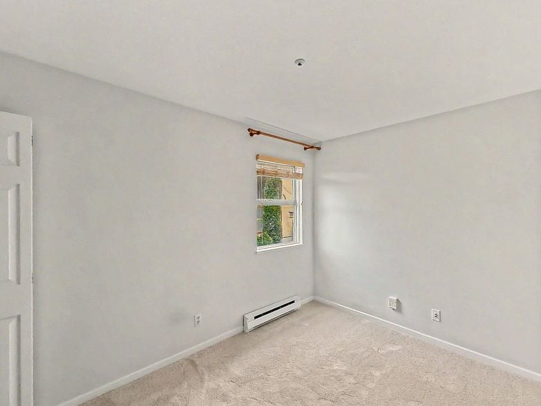 201 1868 W 8th Avenue