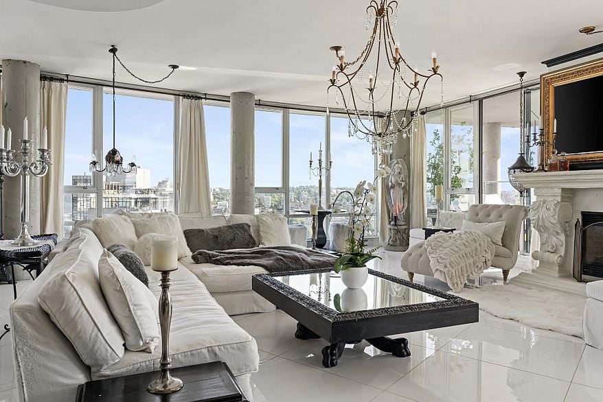 3701 1495 Richards Street