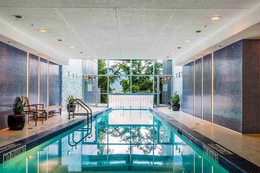 1211 W Cordova