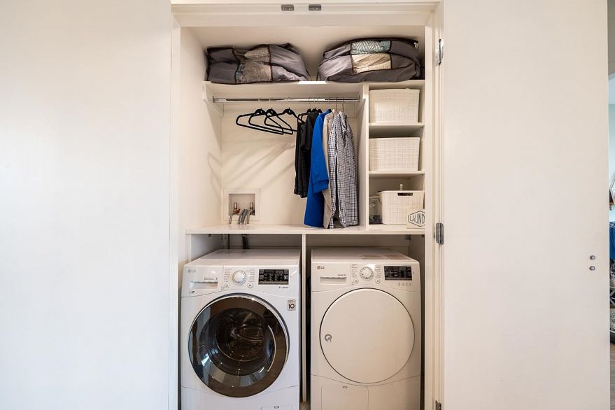 404 210 E 5th Avenue