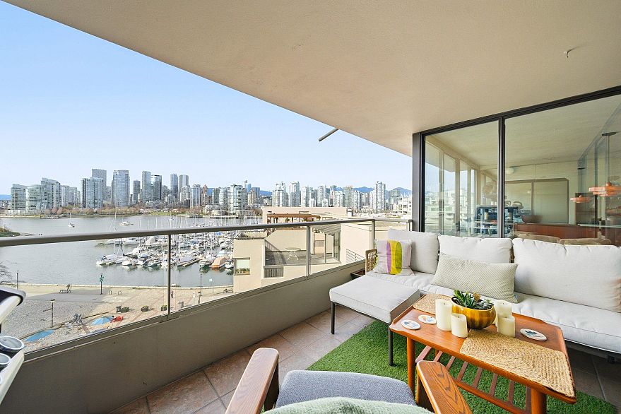 533 666 Leg In Boot Square