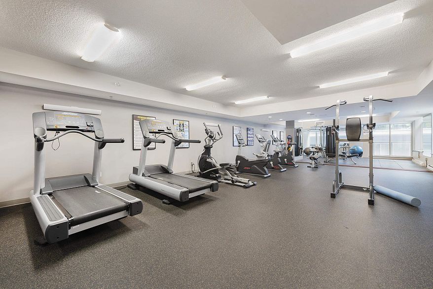 253 108 W 1st Avenue