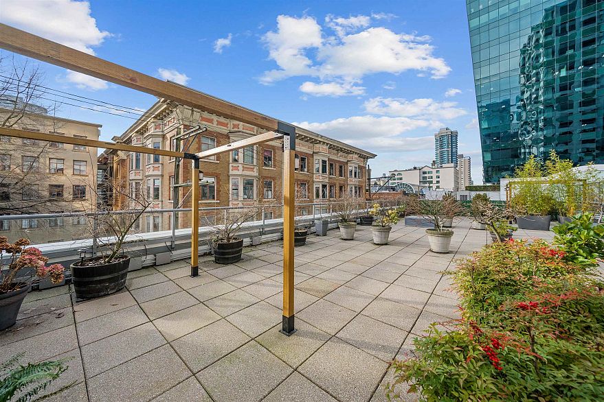 1908 1060 Alberni Street