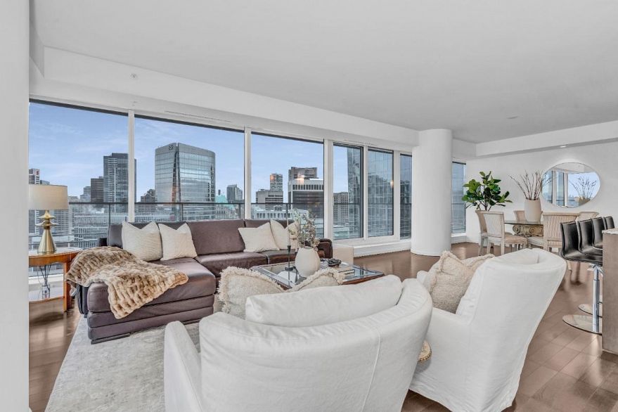 3503 1011 W Cordova Street