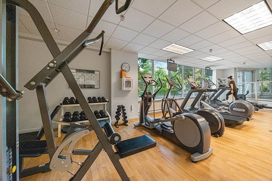 1901 1033 Marinaside Crescent