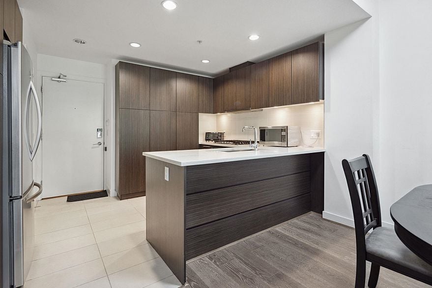 102 6033 Gray Avenue