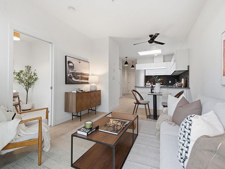 PH6 688 E 17th Avenue