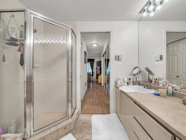 302 1311 Beach Avenue