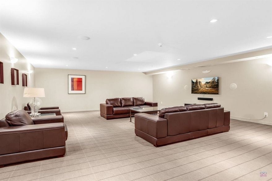 909 928 Homer Street